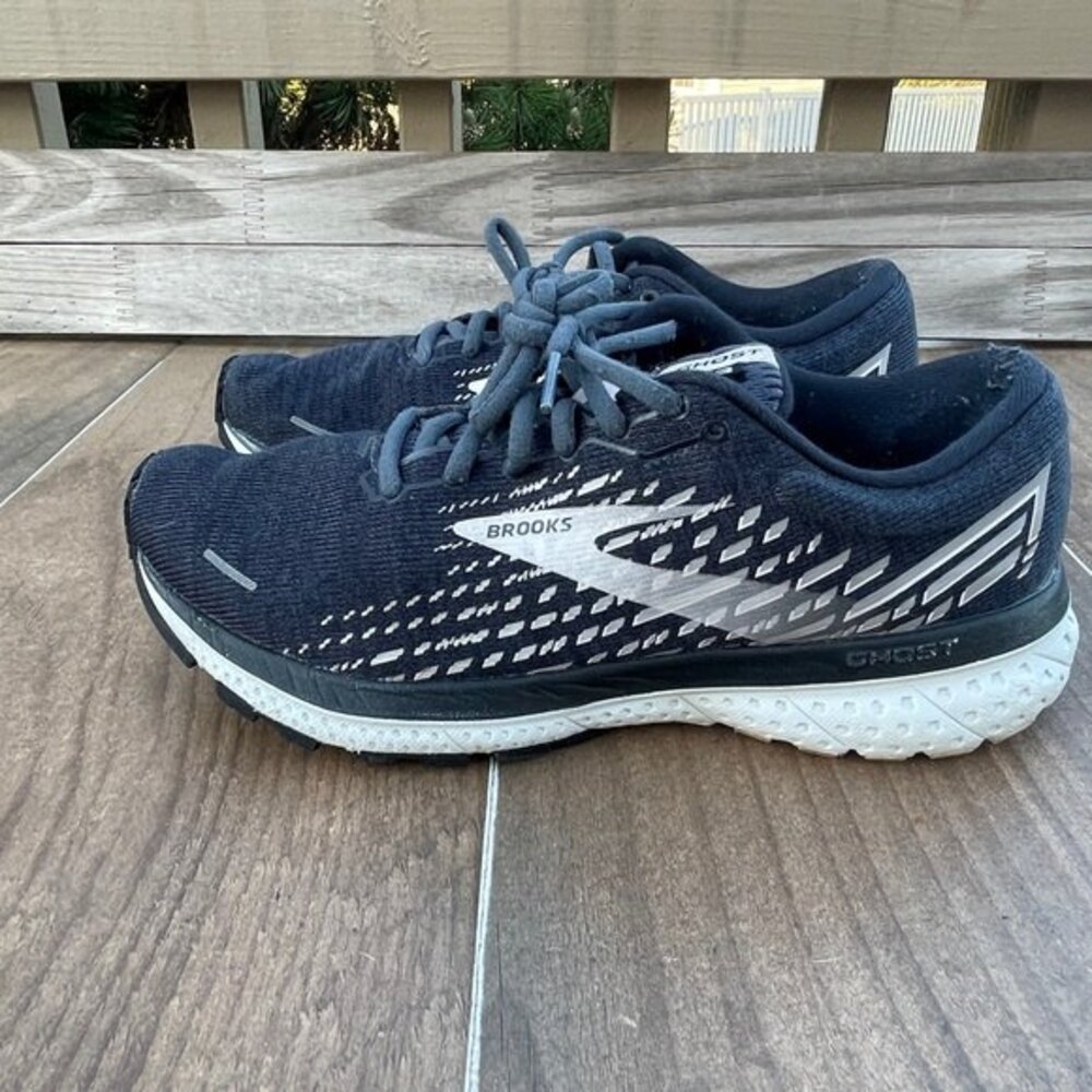 Brooks Ghost 13 Ombré Running Sneakers Size 8